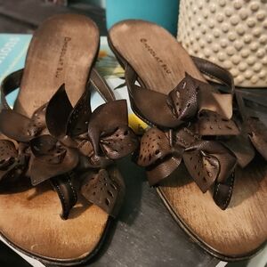 Vero Cuoio Brown Sandals with Decorative Bow (Z22)